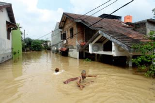 Banjir Di Perumahan Pondok Gede Permai Datatempo