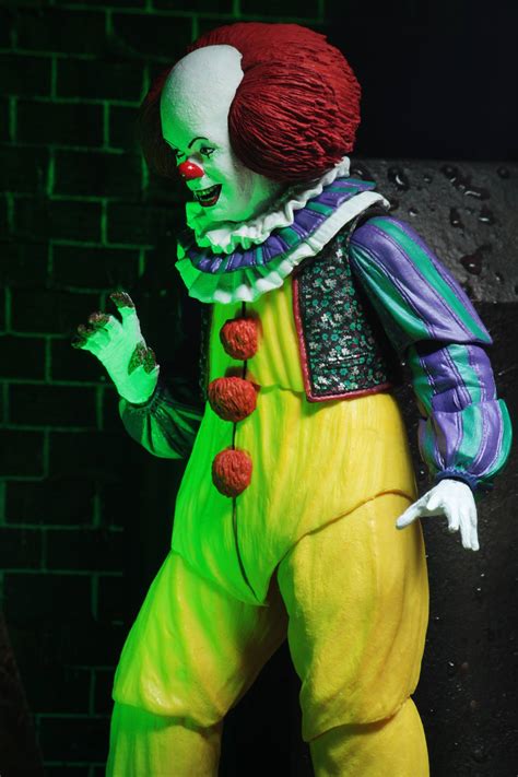 NECA It 1990 Ultimate Pennywise Version 2 Action Figure Fury