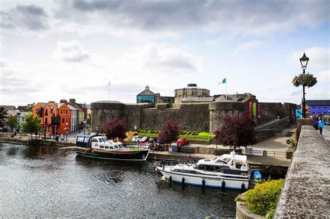 Athlone Castle – Universal Media