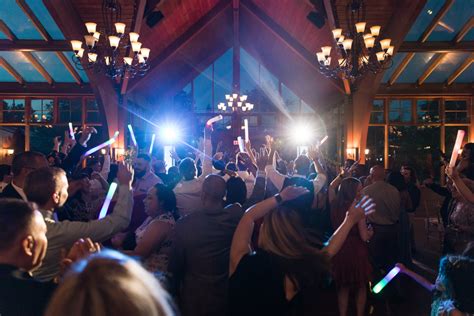 10 Tips on How to Find the Right Wedding DJ - Limelight