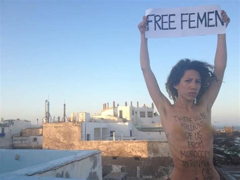 Chienne De Vie Je T Aime Les Femen Sont L Avenir De L Homme