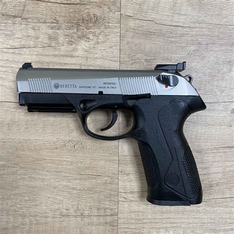 Pistolet Beretta Px4 Storm 9x19mm