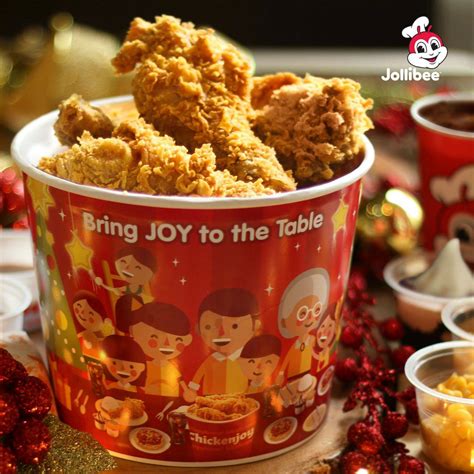 Jollibee Chickenjoy Christmas Bucket 2016 | Images :: Behance