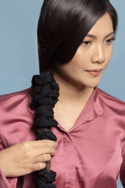 7 Cara Meluruskan Rambut Yang Mengembang Tanpa Catokan Atau Ke Salon