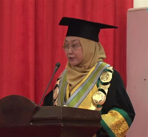 Media Center Ini Pesan Sri Indarti Kepada 2 181 Mahasiswa Yang Diwisuda