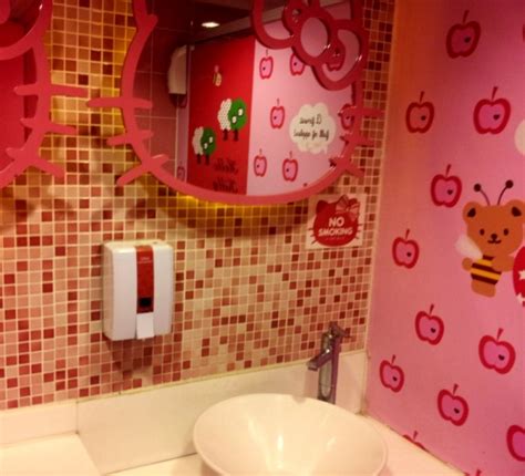 Hello Kitty Cafe :Seoul | A Latina Living In South Korea