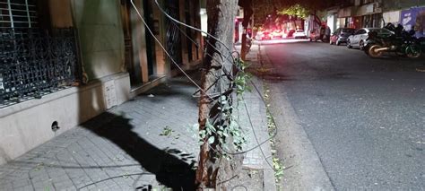 Motociclista Herido Tras Engancharse Con Cables En Pleno Centro