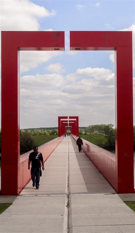 Axe Majeur in Cergy - Ricardo Bofill by Nancy Da Campo - Architizer