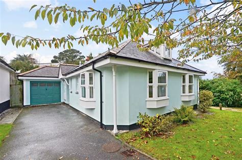 3 Bed Detached Bungalow For Sale In Arundell Place Truro Tr1 £475 000