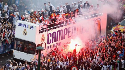 Real Madrid celebrate Champions League victory with night-time parade ...