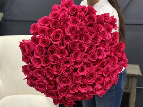 100 Hot Pink Roses Hand Crafted Bouquet In Miami Beach Fl Luxury