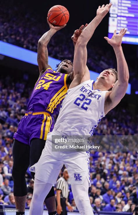 Emmitt Williams Of The Lsu Tigers Shoots The Ball Against Reid Travis