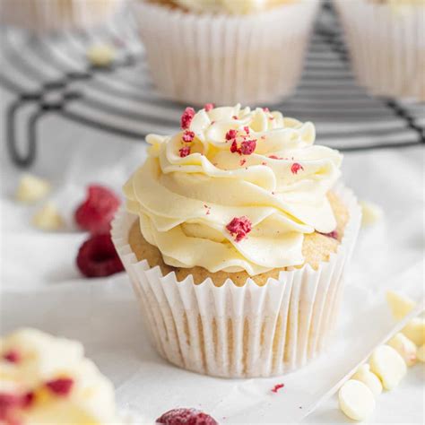 White Chocolate Raspberry Cheesecake Cupcakes