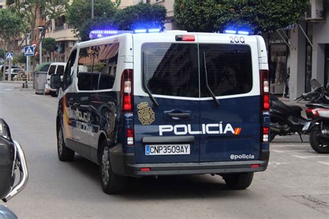 Un Policía Nacional Fuera De Servicio Detiene Donde Vive En Gandia A Un