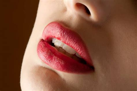 10 Cosas que debes saber del aumento de labios con ácido hialurónico