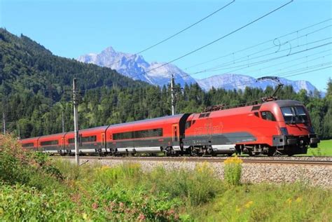 Trains To Innsbruck Austria A Complete Guide Travel Tyrol Train