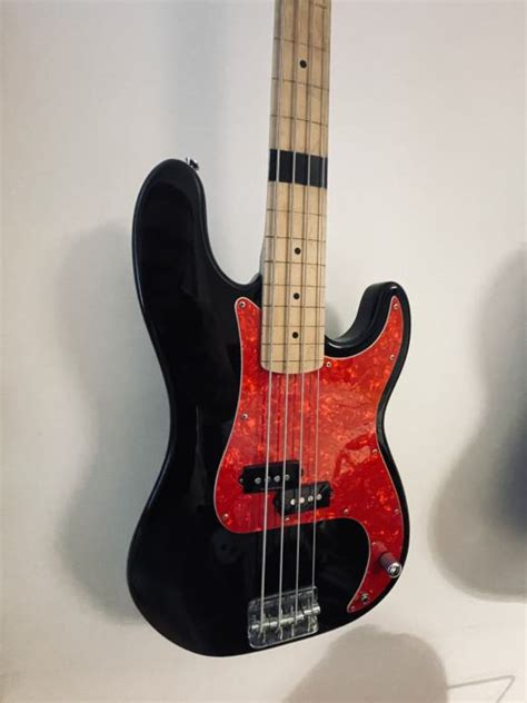 Squier Pete Wentz Signature Precision Bass Fretless Converted