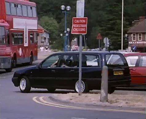 IMCDb.org: 1990 Vauxhall Carlton Estate 2.0i CD Automatic MkIII in ...