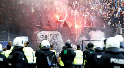 Schwere Ausschreitungen Bei Hsv Abstieg