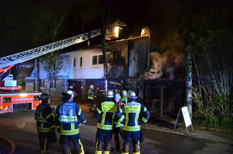 Feuer in einer Gaststätte Feuer im Außenbereich droht überzugreifen