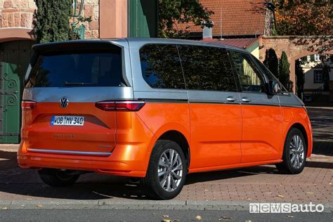 Volkswagen Multivan Caratteristiche E Prezzi Del Nuovo Bulli Ibrido