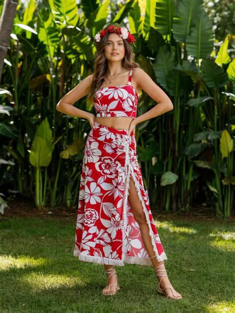 Aloha, Luau Ladies! Your Ultimate Guide to Island Style - TOPGURL