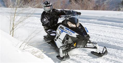 Polaris 600 Rush Pro R Snowgoer