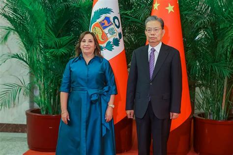 Presidenta Dina Boluarte se reunió con el primer ministro de China