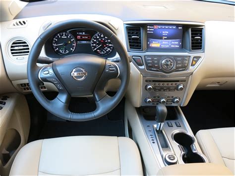 2017 Nissan Pathfinder: 168 Interior Photos | U.S. News