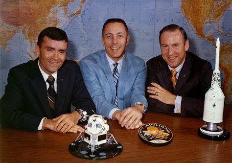 Apollo 13 Clipart Photo Image - fred-haise-jack-swigert-and-jim-lovell-pose-on-the-day-before ...