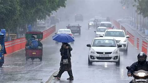 Heavy Rains Lash Kashmir Snowfall In Hills Check Details JK News Info