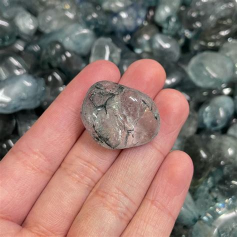 Light Green Crackled Quartz Tumbled Alternative Distribution Crystals