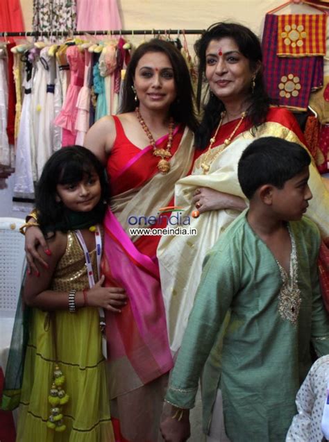 Rani Mukherjee Visit Durga Temple with her Family Photos - FilmiBeat