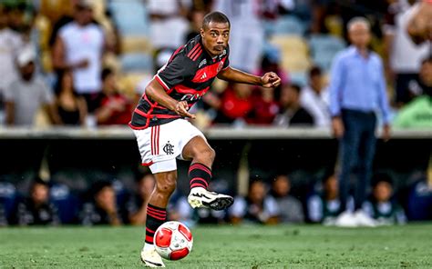 Flamengo Tem Dia D Para Definir Presença Ou Não De De La Cruz No Jogo