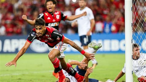 Mercato Psg Leonardo Aurait Pris Les Devants Pour Lucas Paqueta