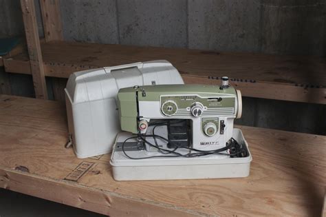 White Model 675 Heavy Duty Zig Zag Sewing Machine Ebth