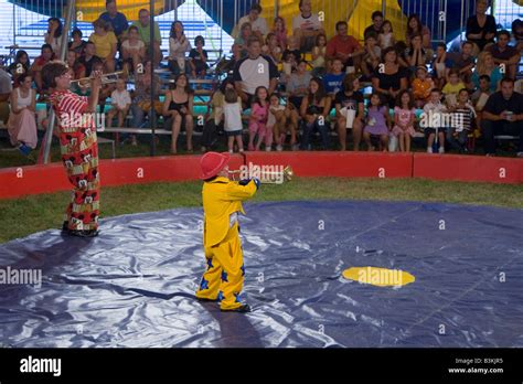 Circus clowns hi-res stock photography and images - Alamy