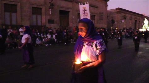 Cientos de feligreses disfrutan de la Procesión del Silencio en la Madero