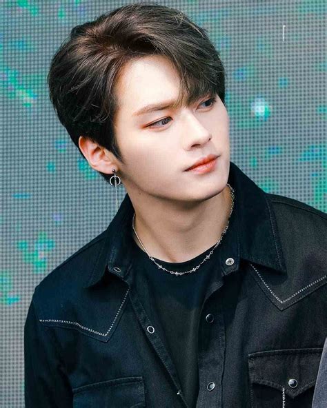 Lee Know (Stray Kids) - Bio, Profile, Facts, Age, Ideal Type 