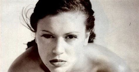Alyssa Milano Nude Bikini Magazine How Hot Was The Cover Of Premier Issue