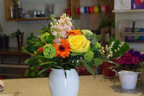 Überraschungsstrauß groß Blumen Schaber in Nürtingen