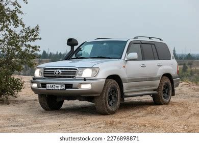 10 Toyota Land Cruiser V8 2022 Images, Stock Photos, 3D objects ...