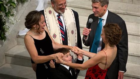 Photos Midnight Same Sex Marriage Ceremonies At Mpls City Hall Mpr News