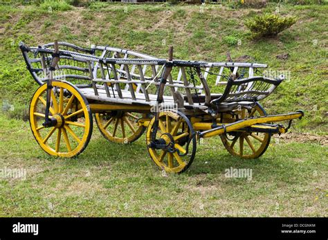 Old Horse Carts Hi Res Stock Photography And Images Alamy