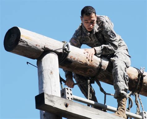 Soldiers learn essential combat skills during Air Assault School ...