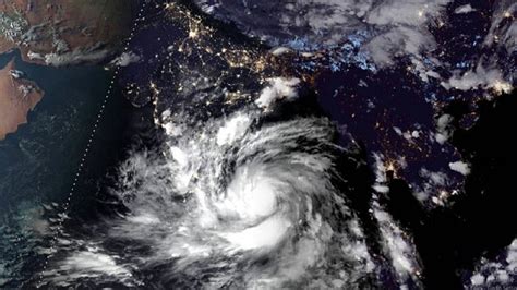 Alert Amphan Intensifies Into Severe Cyclonic Storm West Bengal