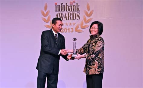 OCBC NISP Raih Platinum Trophy Dari Infobank TribunNews