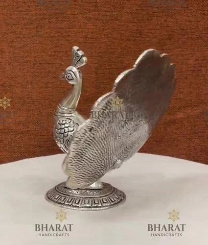 Silver White Metal Dancing Peacock Statues For Home Decoration