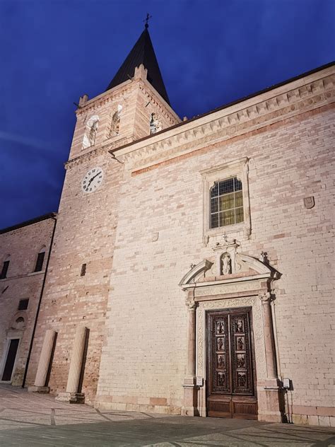 Collegiata Di Santa Maria Maggiore Spello Italia It