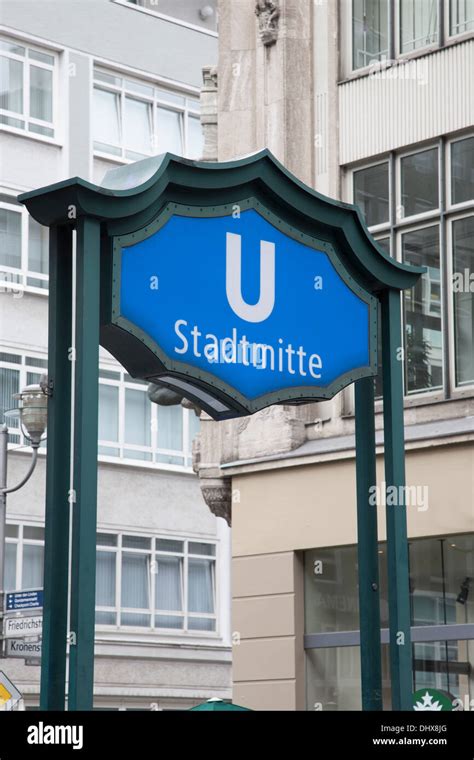 Stazione Della Metropolitana Di Stadtmitte U Bahn Immagini E Fotografie